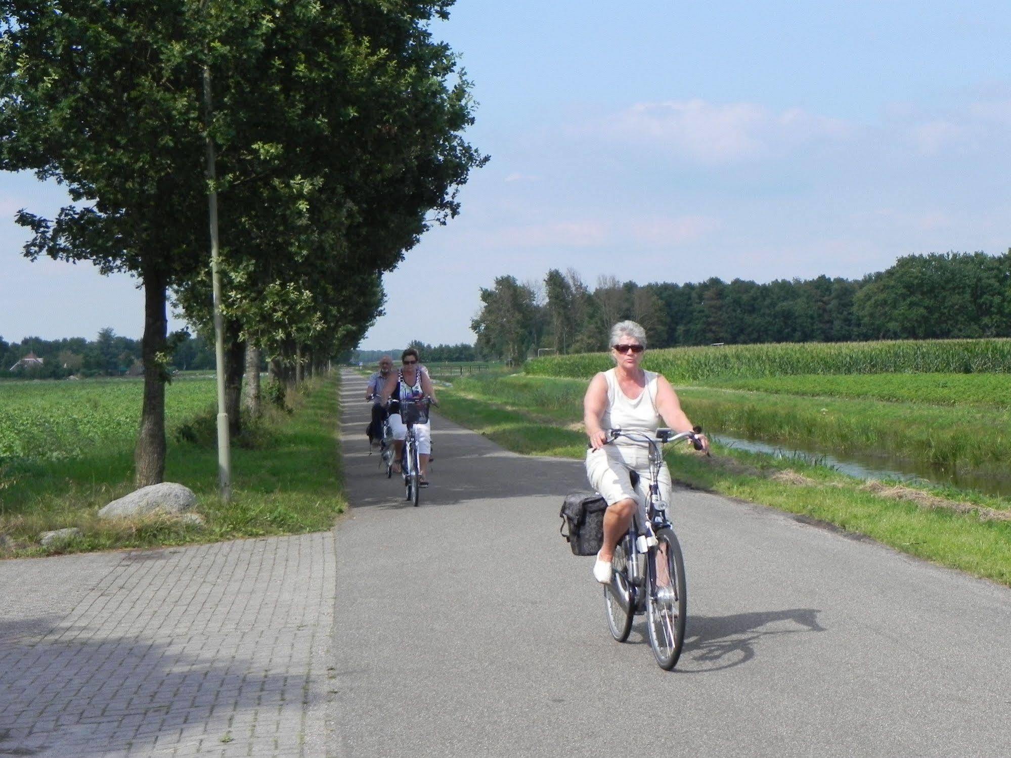 Hotel Het Witte Veen Witteveen Bagian luar foto